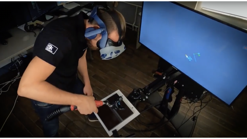 VR тренажер слесарь.png