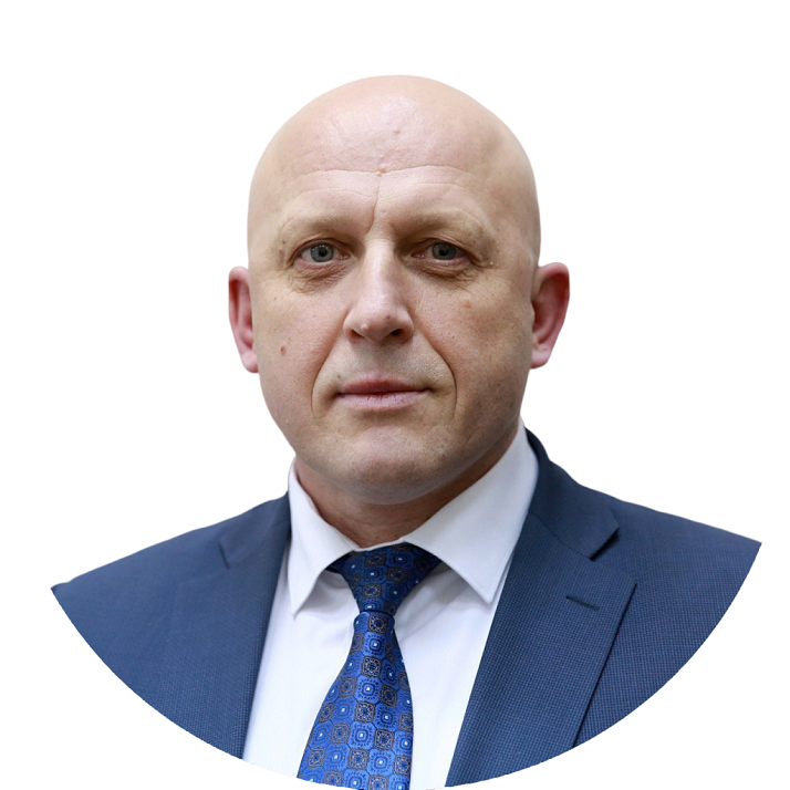 семенихин без фона.png